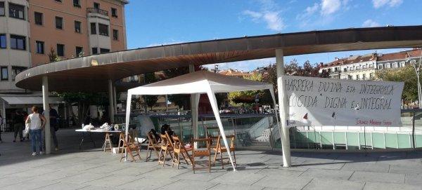 Acogida en la Plaza San Juan de Irun Acogida en la Plaza San Juan de Irun